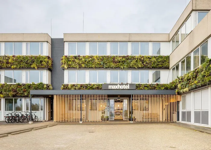 Maxhotel Amsterdam Airport Schiphol - Recently Renovated Hoofddorp
